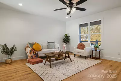 386 Holtzclaw Street, Canton, NC 28716 - Photo 15