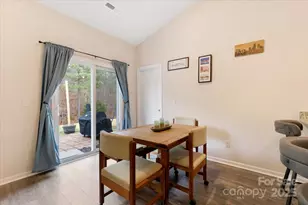 7332 Amberly Hills Rd, Charlotte, NC 28215 - Photo 13