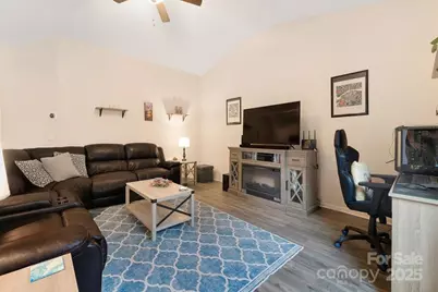 7332 Amberly Hills Road, Charlotte, NC 28215 - Photo 15