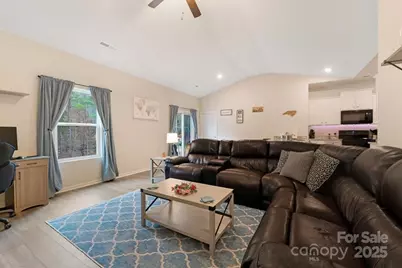 7332 Amberly Hills Road, Charlotte, NC 28215 - Photo 17