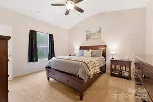 7332 Amberly Hills Rd, Charlotte, NC 28215 - Photo 19