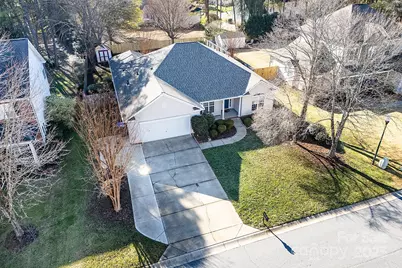 7638 Sedgebrook Drive E, Stanley, NC 28164 - Photo 3