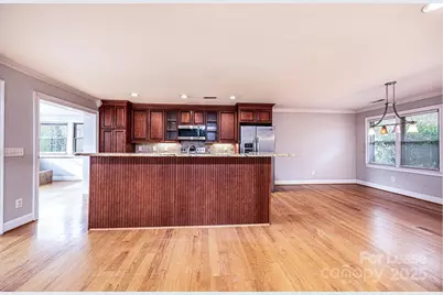 1060 26th Avenue NE, Hickory, NC 28601 - Photo 9