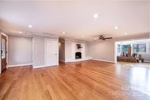 1060 26th Ave NE, Hickory, NC 28601 - Photo 5