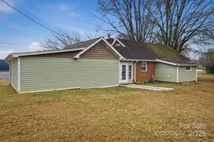 591 1st Ave Dr SE, Taylorsville, NC 28681 - Photo 5