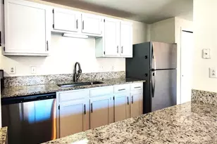 9500 Shannon Green Dr, Charlotte, NC 28213 - Photo 3