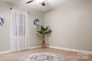 525 12th Street SW, Hickory, NC 28602 - Photo 9