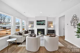 5031 Shallow Brk Dr, Charlotte, NC 28215 - Photo 7