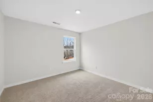 5031 Shallow Brk Dr, Charlotte, NC 28215 - Photo 23