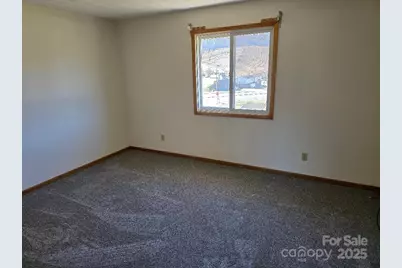 1375 E US Highway 19E Highway, Burnsville, NC 28714 - Photo 21