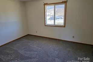 1375 E US Hwy 19E Hwy, Burnsville, NC 28714 - Photo 21