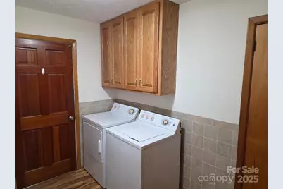 1375 E US Highway 19E Highway, Burnsville, NC 28714 - Photo 31