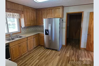 1375 E US Highway 19E Highway, Burnsville, NC 28714 - Photo 29