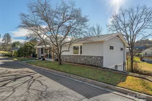 133 Axley St, Canton, NC 28716 - Photo 3