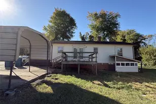 2908 1st Ave NW, Hickory, NC 28601 - Photo 3