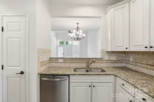 5763 Mossdale Ln, Charlotte, NC 28278 - Photo 3