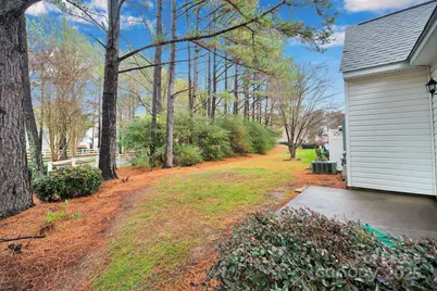 8041 Christmas Court, Charlotte, NC 28216 - Photo 37