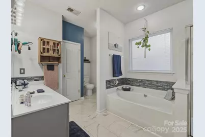 5822 Briggs Drive, Charlotte, NC 28269 - Photo 19