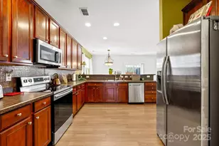 4124 Houldsworth Dr, Charlotte, NC 28213 - Photo 9