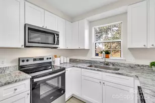 7730 Woodknoll Dr, Charlotte, NC 28217 - Photo 15