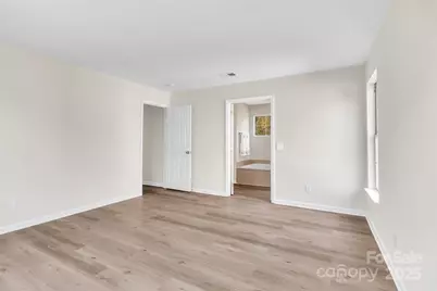 7730 Woodknoll Drive, Charlotte, NC 28217 - Photo 23