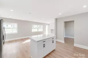 2025 Birchcrest Dr, Charlotte, NC 28205 - Photo 13