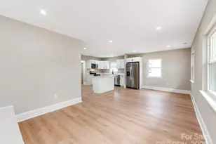 2025 Birchcrest Dr, Charlotte, NC 28205 - Photo 7