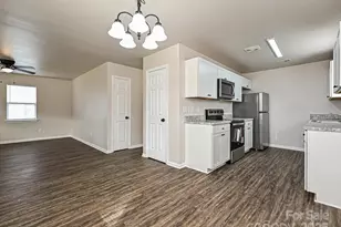 2822 Seymour Dr, Charlotte, NC 28208 - Photo 9