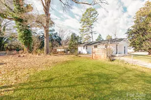 3918 Tipperary Pl, Charlotte, NC 28215 - Photo 25