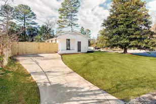 3918 Tipperary Pl, Charlotte, NC 28215 - Photo 3