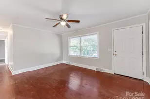 3918 Tipperary Pl, Charlotte, NC 28215 - Photo 5