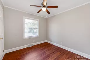 3918 Tipperary Pl, Charlotte, NC 28215 - Photo 15