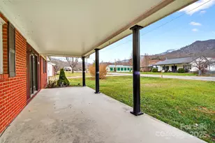 12231 N 226 Hwy, Bakersville, NC 28705 - Photo 23