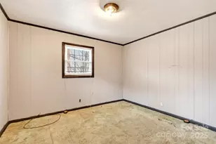 12231 N 226 Hwy, Bakersville, NC 28705 - Photo 13