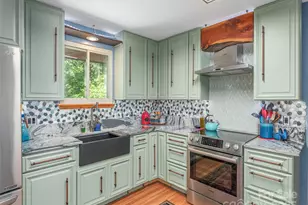 160 Tracy Pl, Clyde, NC 28721 - Photo 9