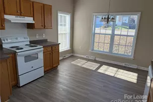 918 Faye St, Statesville, NC 28677 - Photo 7