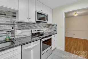 4754 Hedgemore Dr, Charlotte, NC 28209 - Photo 3