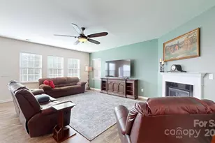 1909 Sapphire Meadow Dr, Fort Mill, SC 29715 - Photo 13