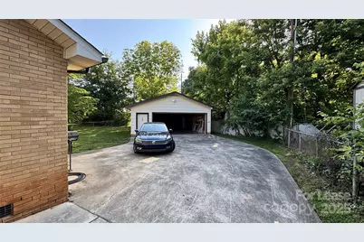 3813 Woodgreen Terrace, Charlotte, NC 28205 - Photo 15