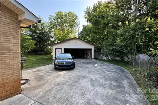 3813 Woodgreen Terrace, Charlotte, NC 28205 - Photo 15