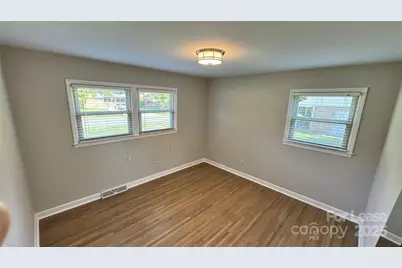 3813 Woodgreen Terrace, Charlotte, NC 28205 - Photo 13