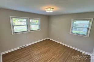 3813 Woodgreen Terrace, Charlotte, NC 28205 - Photo 13