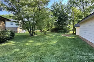 3813 Woodgreen Terrace, Charlotte, NC 28205 - Photo 17