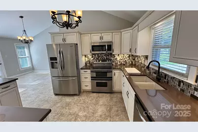 3813 Woodgreen Terrace, Charlotte, NC 28205 - Photo 5