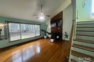 8428 Meadowcroft Ct, Charlotte, NC 28215 - Photo 11