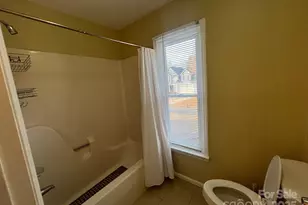 8428 Meadowcroft Ct, Charlotte, NC 28215 - Photo 21