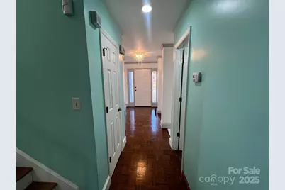 8428 Meadowcroft Court, Charlotte, NC 28215 - Photo 5