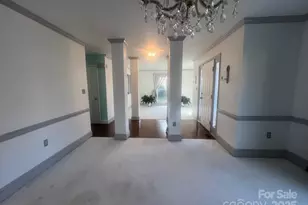 8428 Meadowcroft Ct, Charlotte, NC 28215 - Photo 7