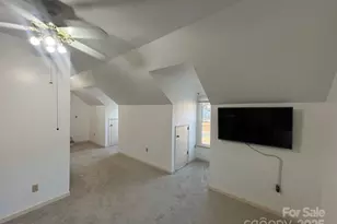 8428 Meadowcroft Ct, Charlotte, NC 28215 - Photo 19