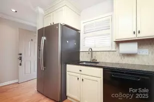 225 S Chase St, Charlotte, NC 28207 - Photo 15